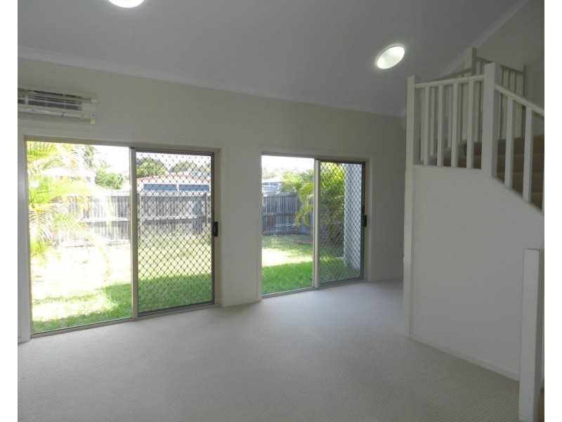 16/1 Michel Place, Telina QLD 4680