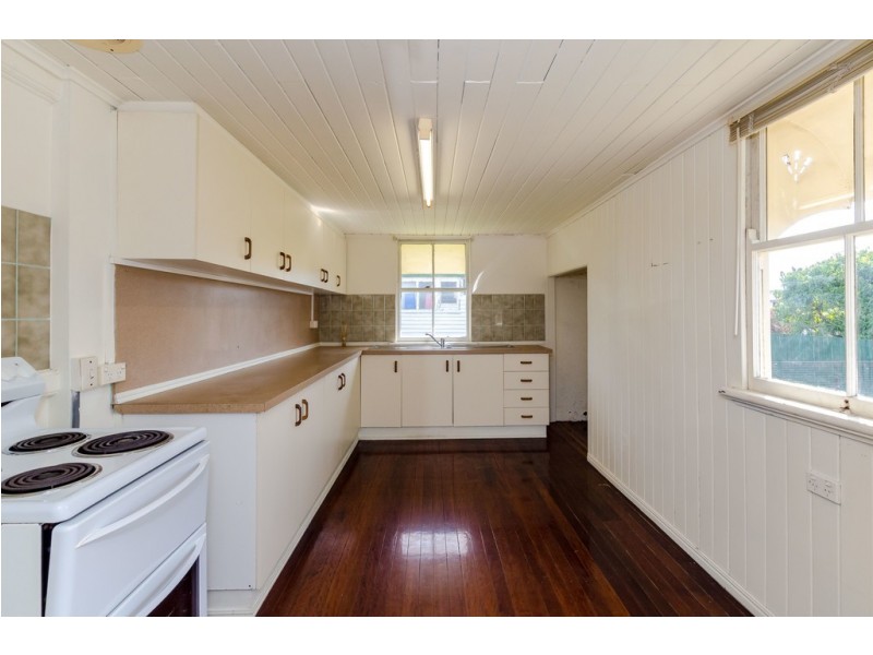 2 HERBERT STREET, Gladstone QLD 4680