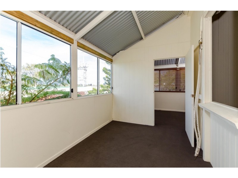 2 HERBERT STREET, Gladstone QLD 4680