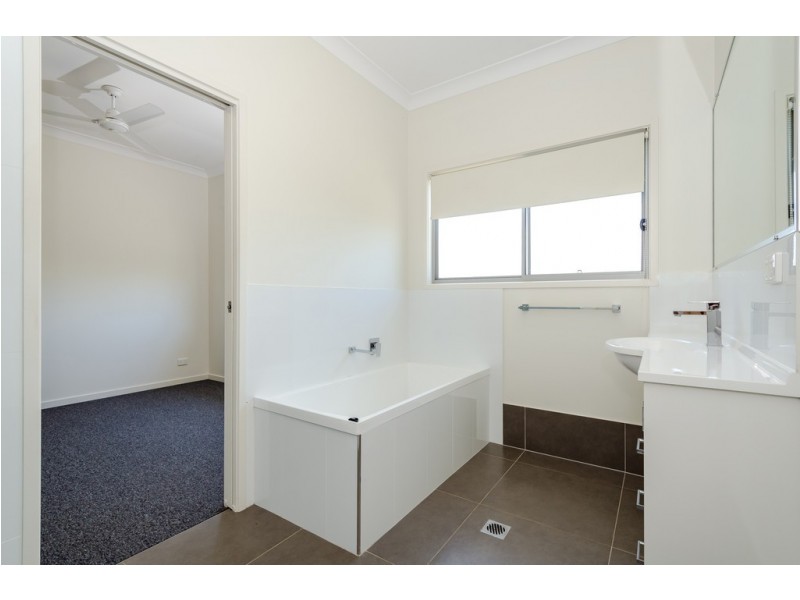 18 Panorama Court, Glen Eden QLD 4680