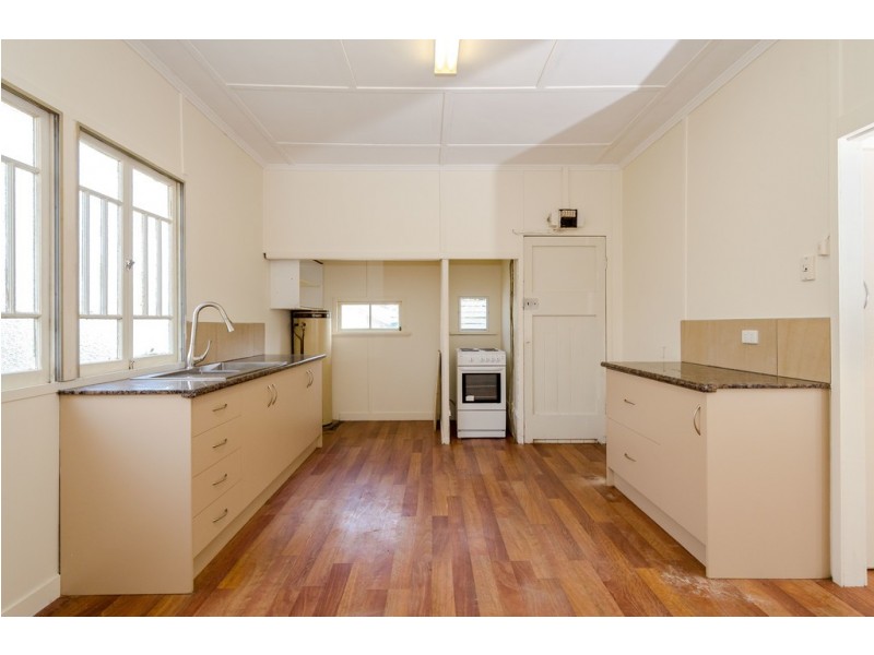 25 BOLES STREET, West Gladstone QLD 4680