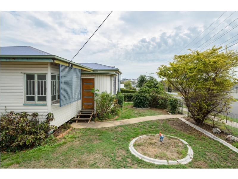 25 BOLES STREET, West Gladstone QLD 4680