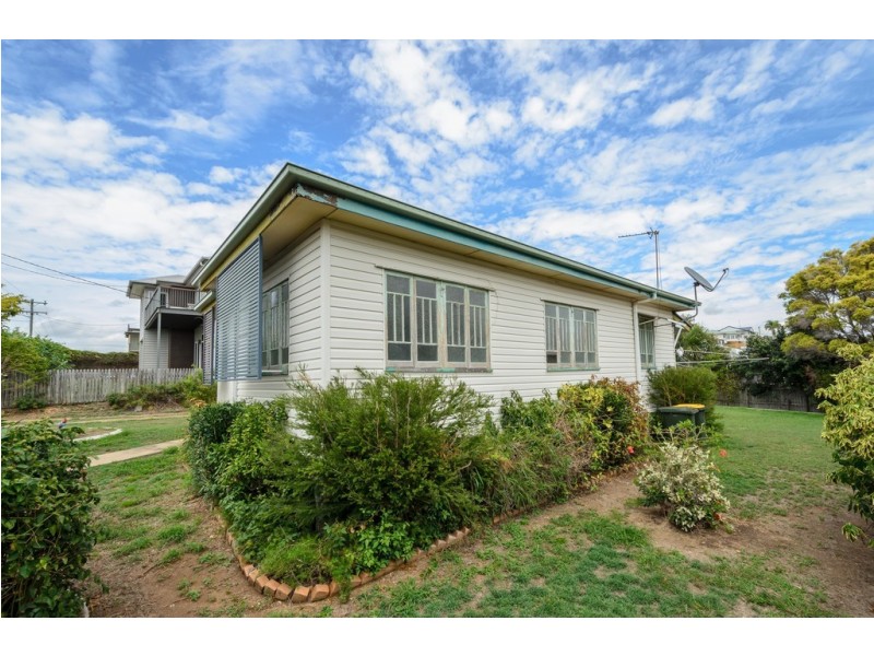 25 BOLES STREET, West Gladstone QLD 4680