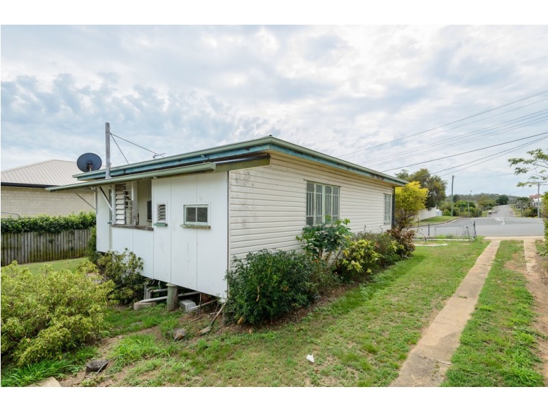 25 BOLES STREET, West Gladstone QLD 4680