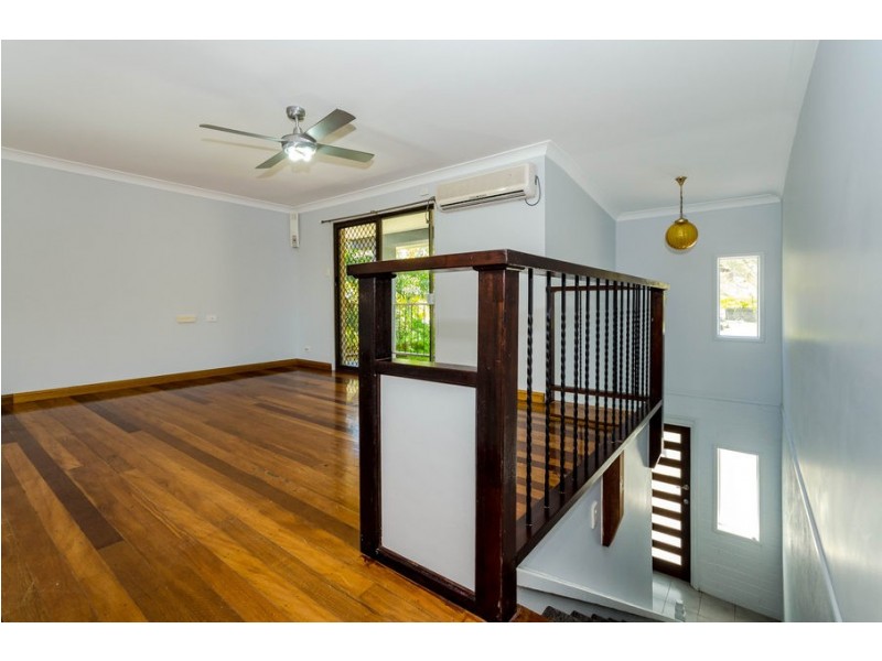 13 Holland St, West Gladstone QLD 4680