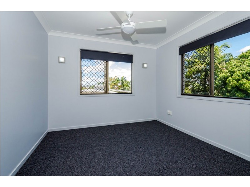 13 Holland St, West Gladstone QLD 4680