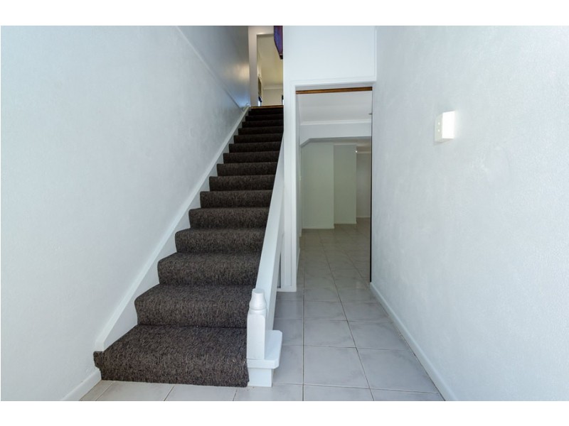 13 Holland St, West Gladstone QLD 4680