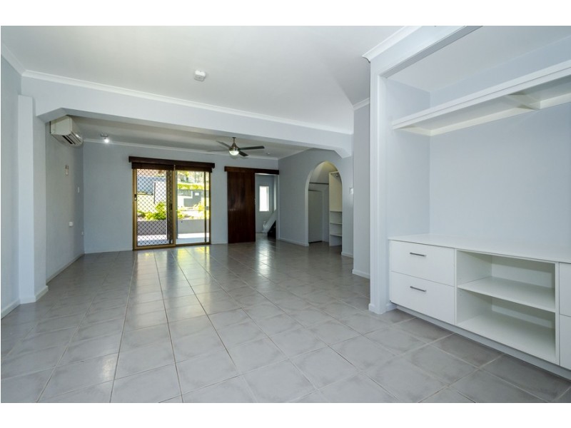 13 Holland St, West Gladstone QLD 4680