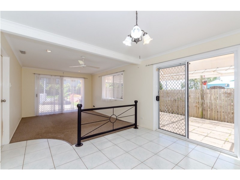 9 Beak Street, New Auckland QLD 4680