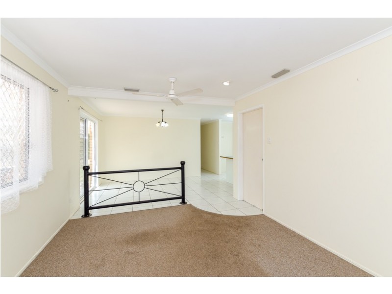 9 Beak Street, New Auckland QLD 4680