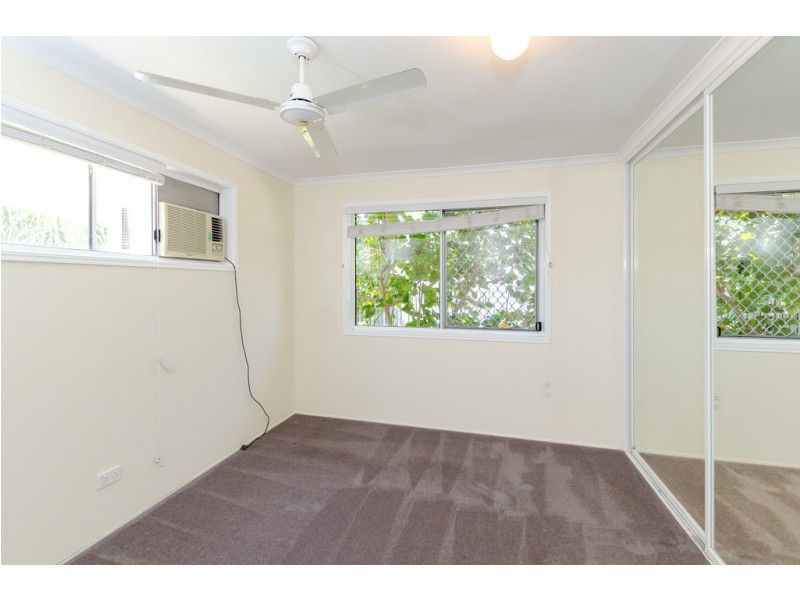 9 Beak Street, New Auckland QLD 4680