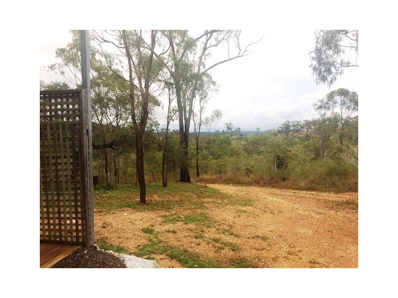 40 Robertson Road, Mount Larcom QLD 4695