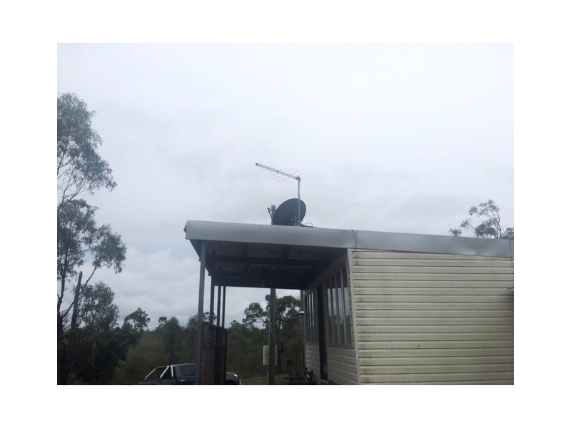 40 Robertson Road, Mount Larcom QLD 4695