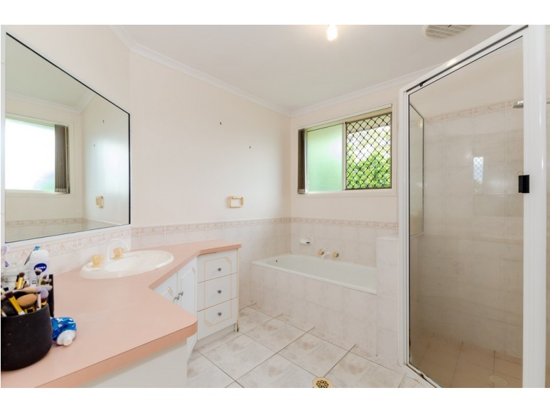 18 Curtis Avenue, Boyne Island QLD 4680