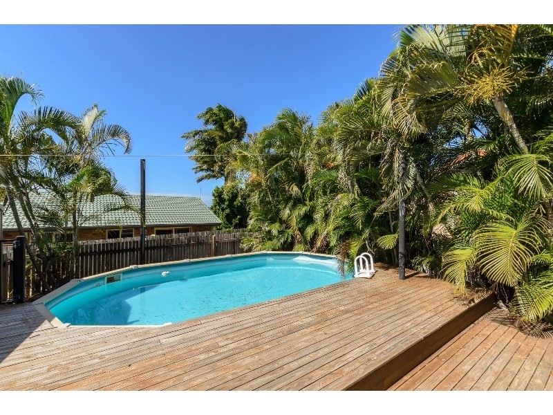 8 Rosemount Place, New Auckland QLD 4680