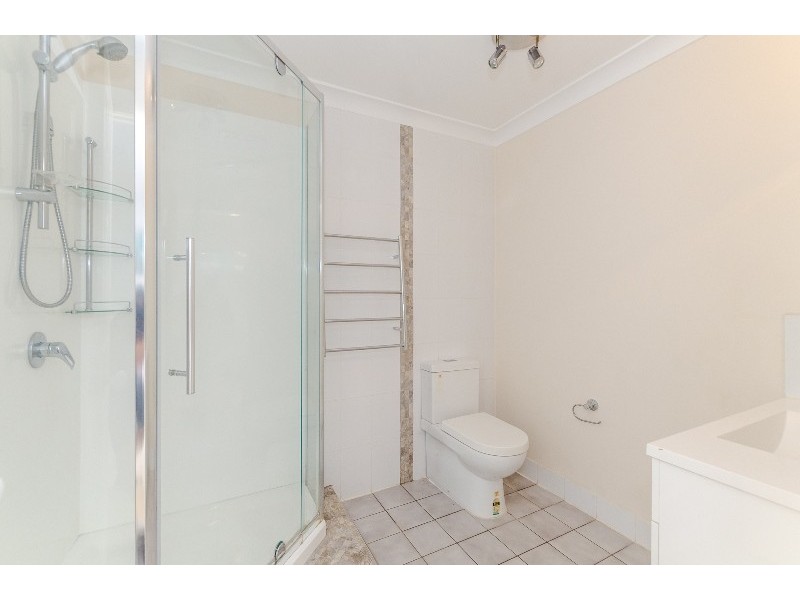 8 Rosemount Place, New Auckland QLD 4680