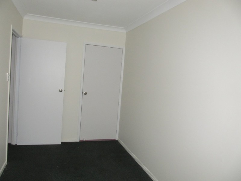 8 Rosemount Place, New Auckland QLD 4680