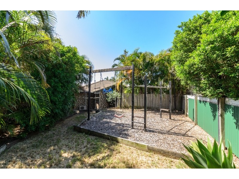 8 Rosemount Place, New Auckland QLD 4680