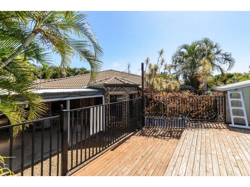 8 Rosemount Place, New Auckland QLD 4680