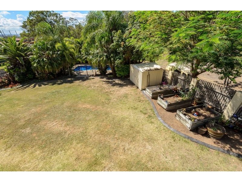 2 PINE AVENUE, West Gladstone QLD 4680