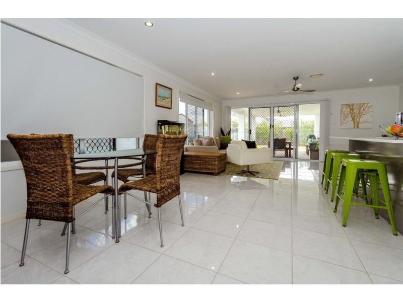 19 BELLBIRD CIRCUIT, New Auckland QLD 4680