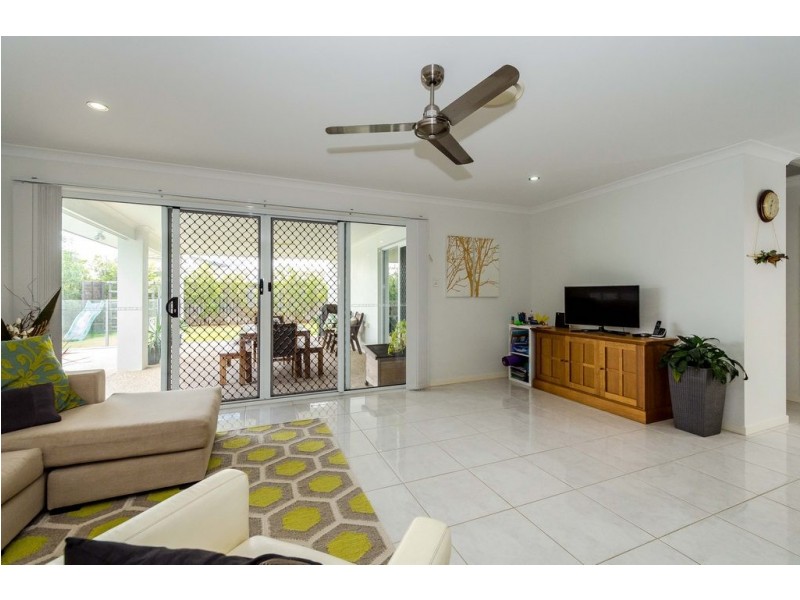 19 BELLBIRD CIRCUIT, New Auckland QLD 4680