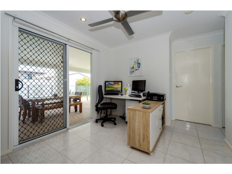 19 BELLBIRD CIRCUIT, New Auckland QLD 4680