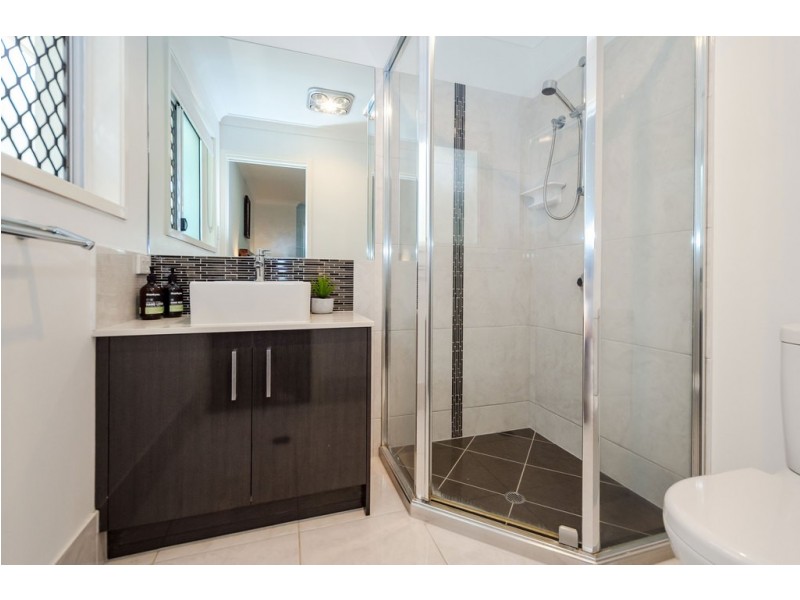 19 BELLBIRD CIRCUIT, New Auckland QLD 4680