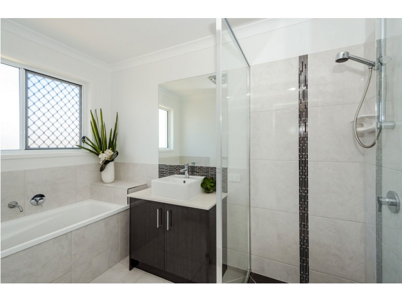 19 BELLBIRD CIRCUIT, New Auckland QLD 4680