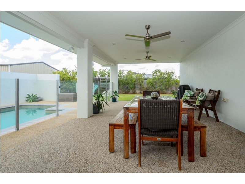 19 BELLBIRD CIRCUIT, New Auckland QLD 4680