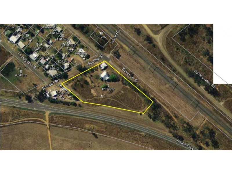 1 SINCLAIR STREET, Ambrose QLD 4695