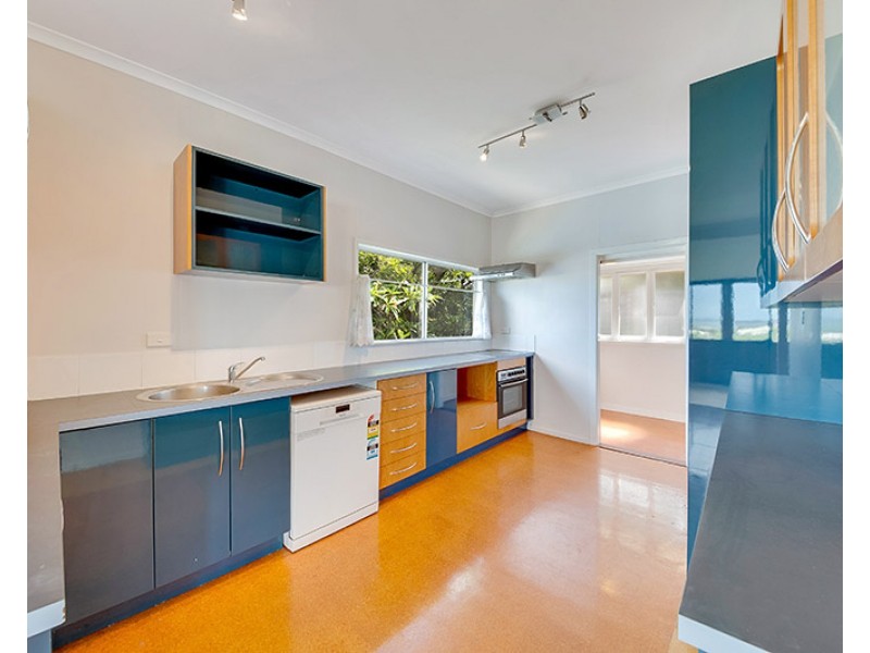 32 AUCKLAND STREET, Gladstone QLD 4680