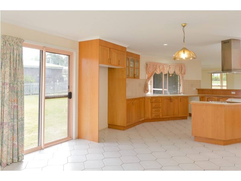 53 DIXON DRIVE, Telina QLD 4680