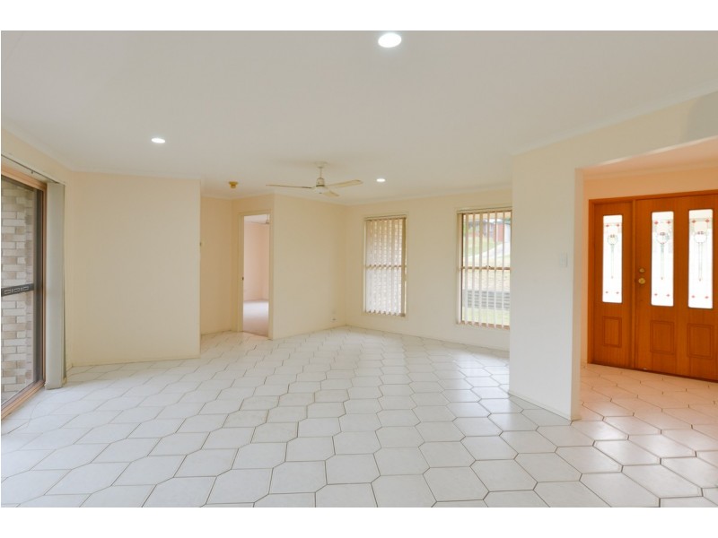 53 DIXON DRIVE, Telina QLD 4680