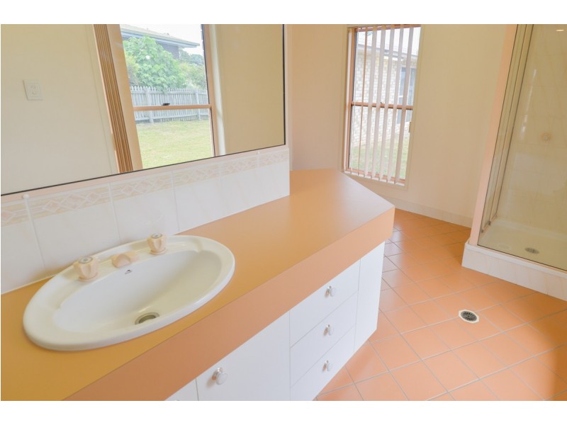 53 DIXON DRIVE, Telina QLD 4680