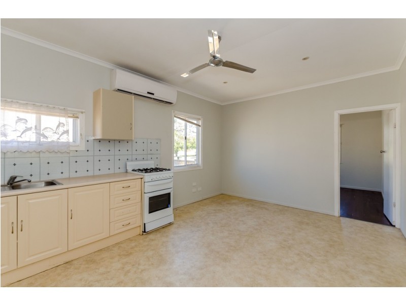 6 Mylne Street, West Gladstone QLD 4680