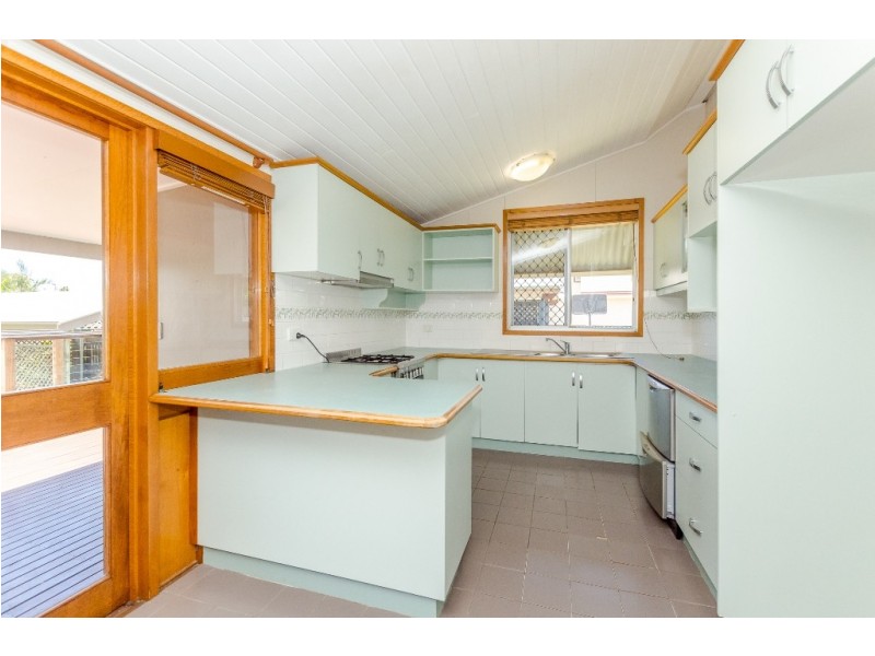 16 Pier Street, South Gladstone QLD 4680