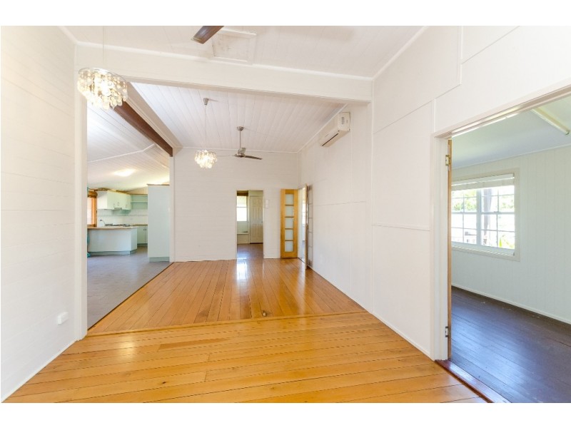 16 Pier Street, South Gladstone QLD 4680