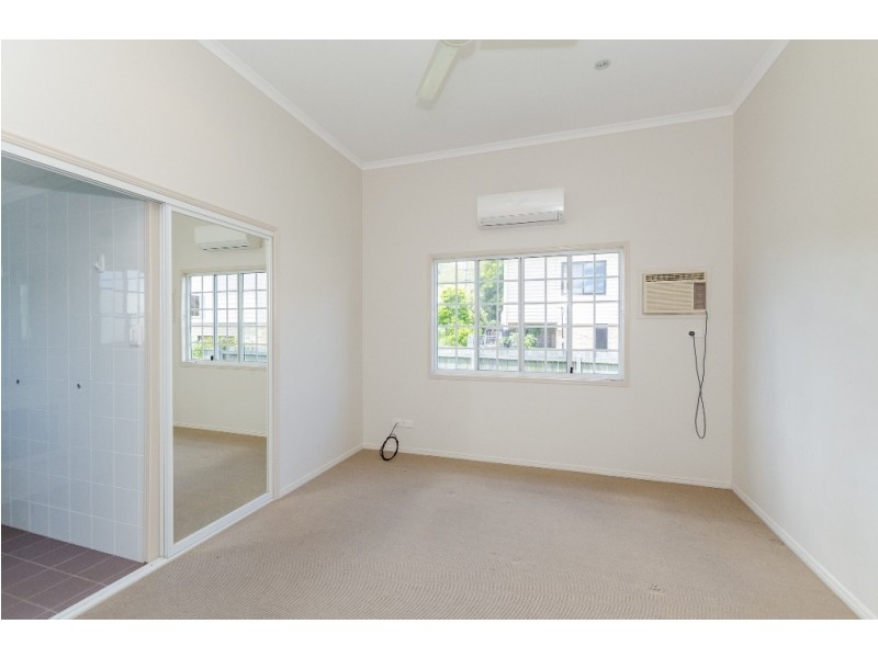 16 Pier Street, South Gladstone QLD 4680