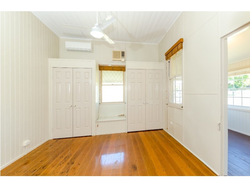 16 Pier Street, South Gladstone QLD 4680