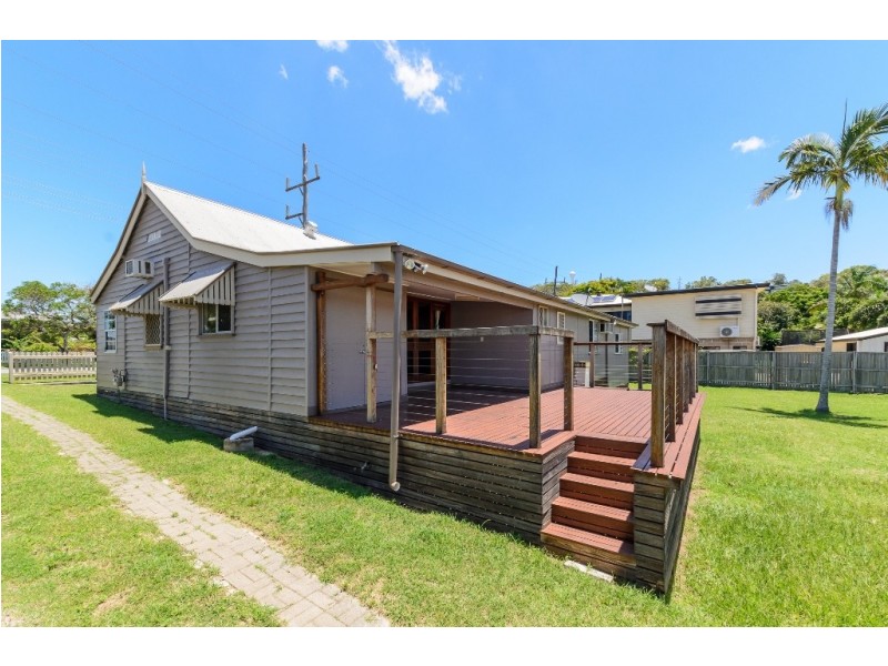 16 Pier Street, South Gladstone QLD 4680