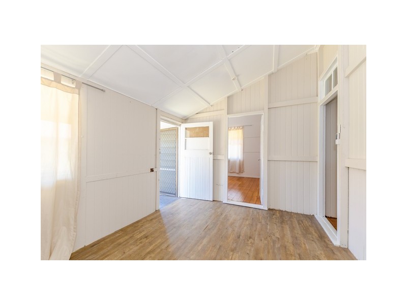 5 EDEN STREET, South Gladstone QLD 4680