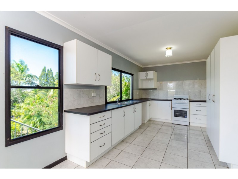 8 Mylne Street, West Gladstone QLD 4680