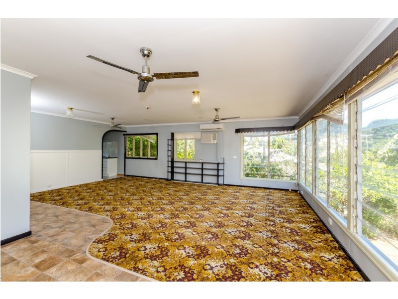 8 Mylne Street, West Gladstone QLD 4680
