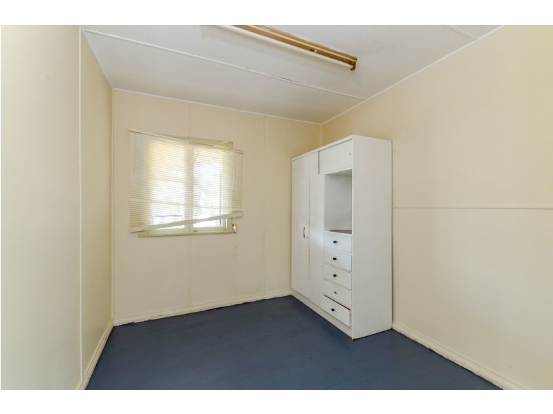 8 Mylne Street, West Gladstone QLD 4680