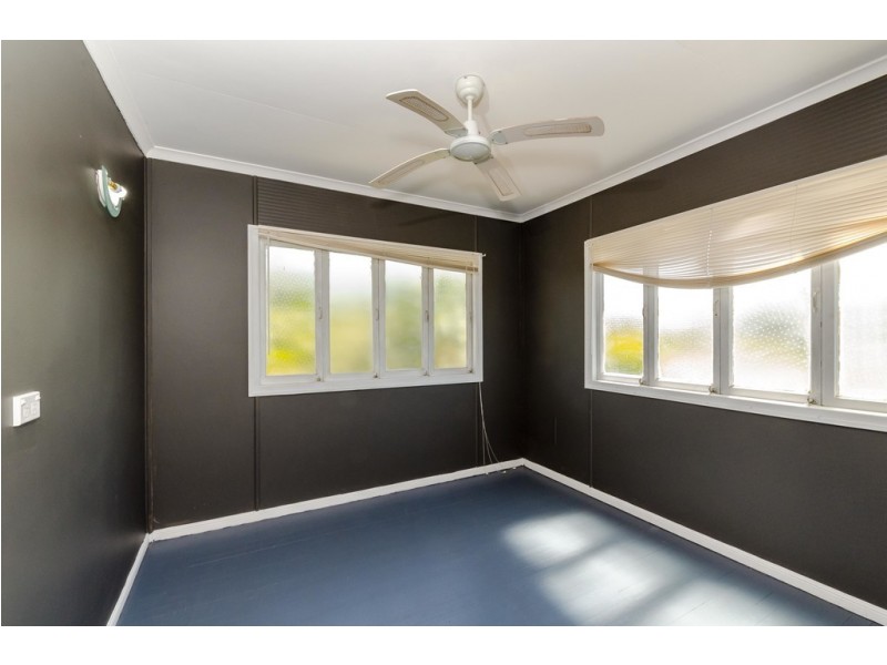 8 Mylne Street, West Gladstone QLD 4680