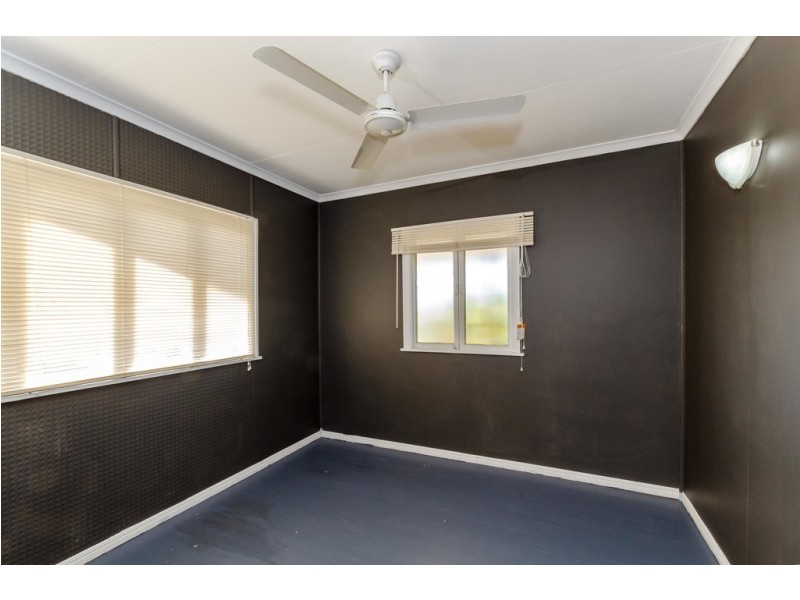 8 Mylne Street, West Gladstone QLD 4680