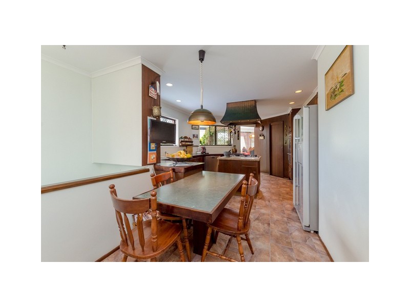 6 ILLAWONG COURT, Glen Eden QLD 4680