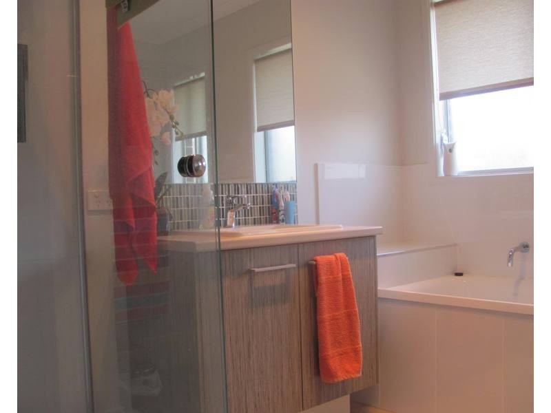 12 Kurwongbah Street, Boyne Island QLD 4680