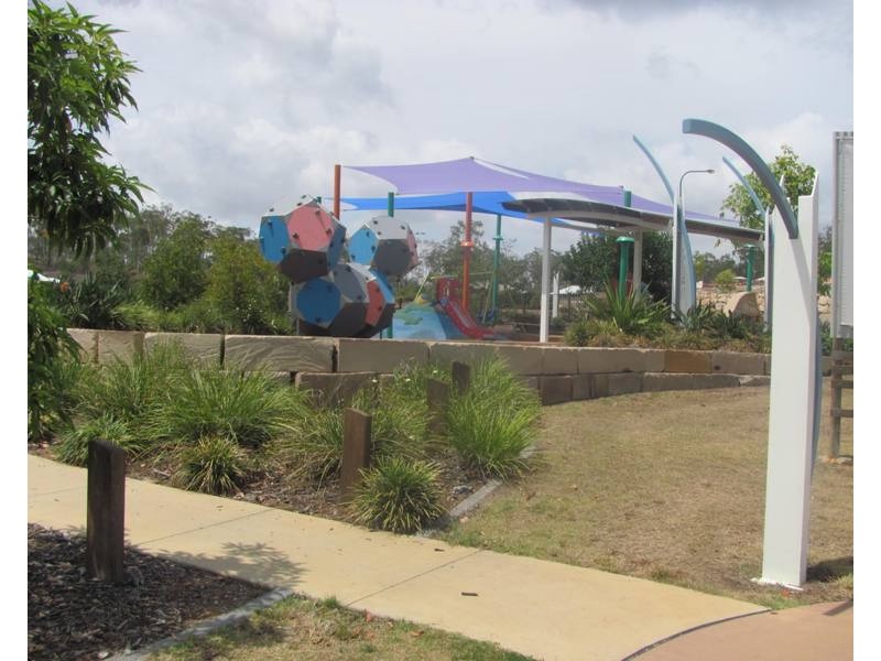 12 Kurwongbah Street, Boyne Island QLD 4680
